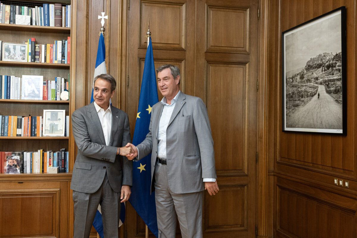 Συνάντηση Μητσοτάκη με τον πρωθυπουργό της Βαυαρίας: Το βλέμμα στην τεχνολογία και την οικονομία