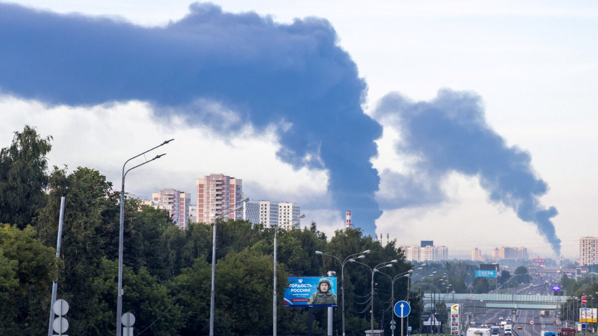 Smoke billows after Ukrainian drone attacks, according to the local authorities, in the course of the Russia-Ukraine conflict, in Podolsk, Moscow Region, Russia, July 20, 2026. REUTERS/Stringer TPX IMAGES OF THE DAY