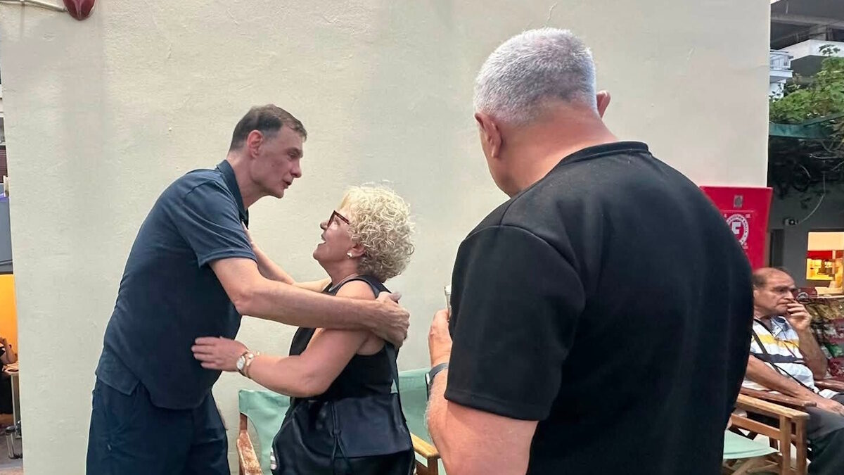 Όταν ο Γιώργος Μπαρτζώκας συνάντησε τη Μάγδα Φύσσα