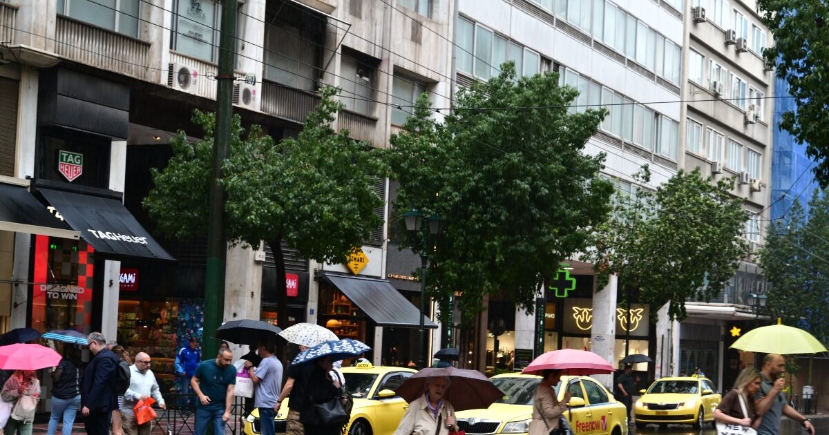 Καιρός: Ισχυρή καλοκαιρινή μπόρα ξέσπασε στην Αττική