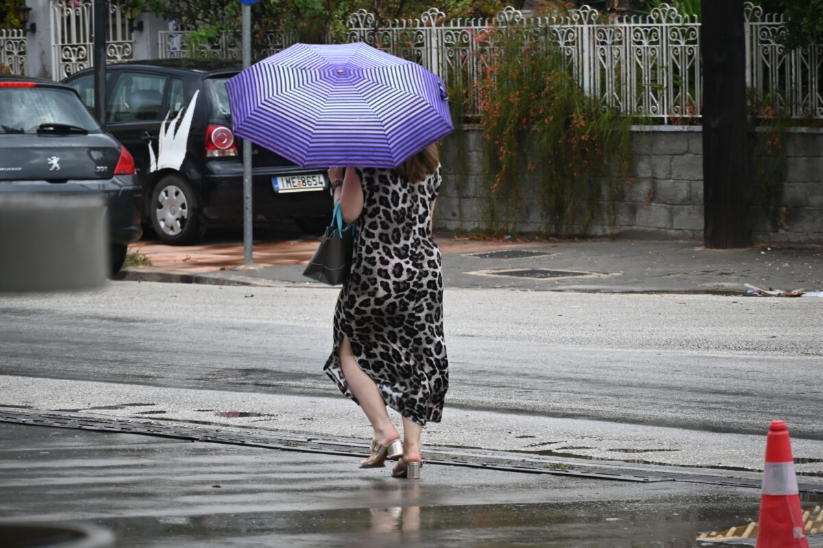 Καιρός: Δυνατές μπόρες και στα νησιά του Νότιου Ιονίου και την Πελοπόννησο - Επεκτείνεται η κακοκαιρία