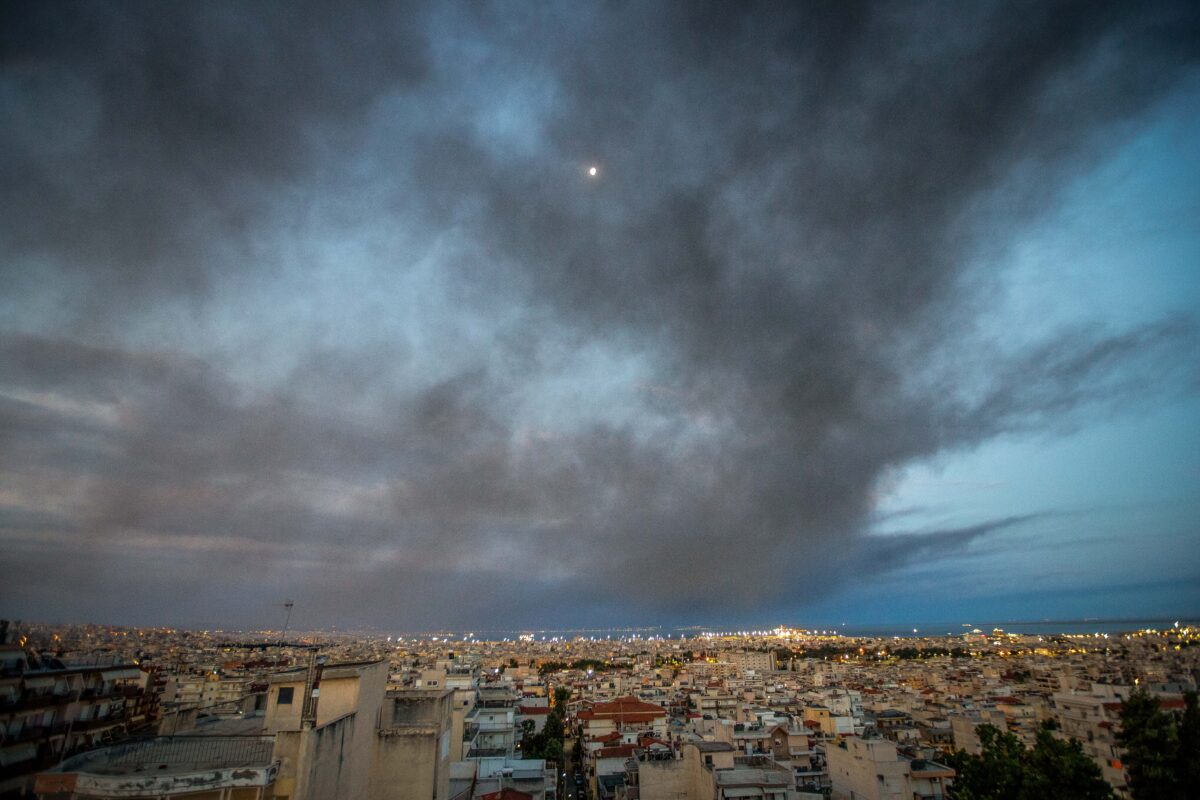 Τοξικό νέφος στη Θεσσαλονίκη