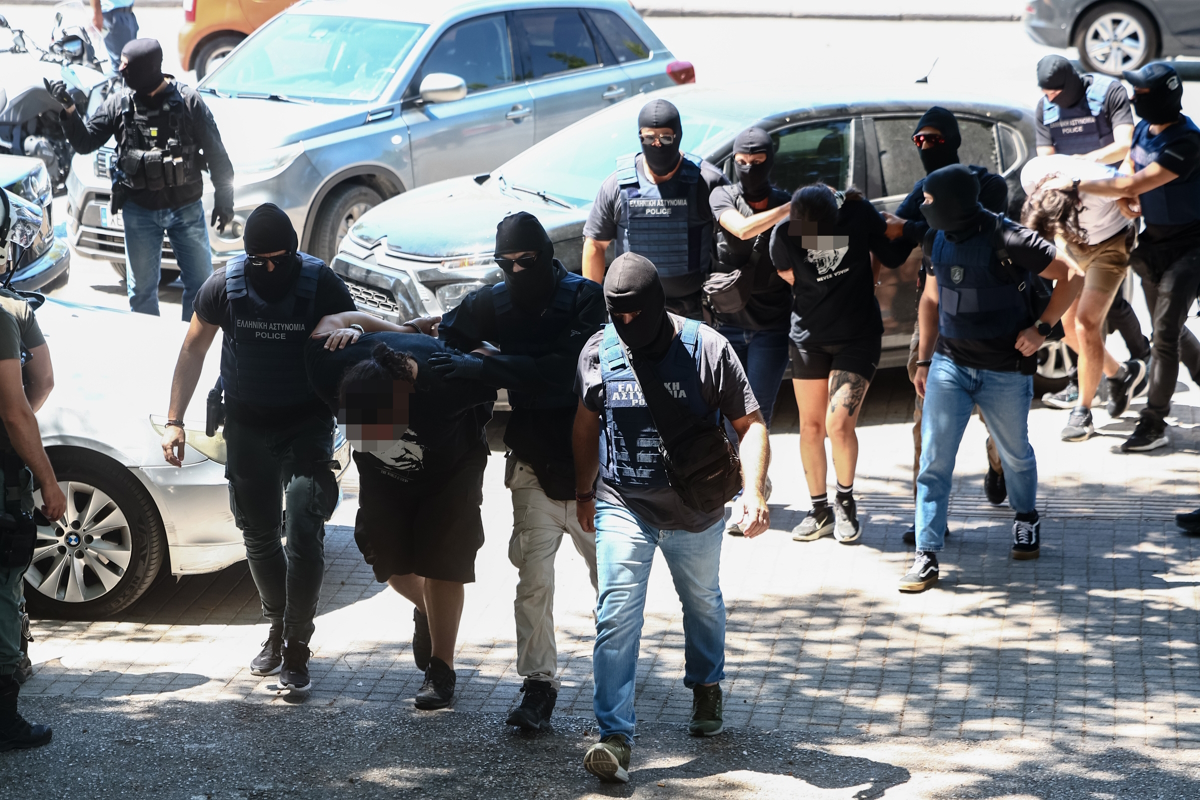 Θεσσαλονίκη: Απολογούνται σήμερα οι 3 συλληφθέντες για την εμπρηστική επίθεση στο σπίτι της Αφροδίτης Νέστορα