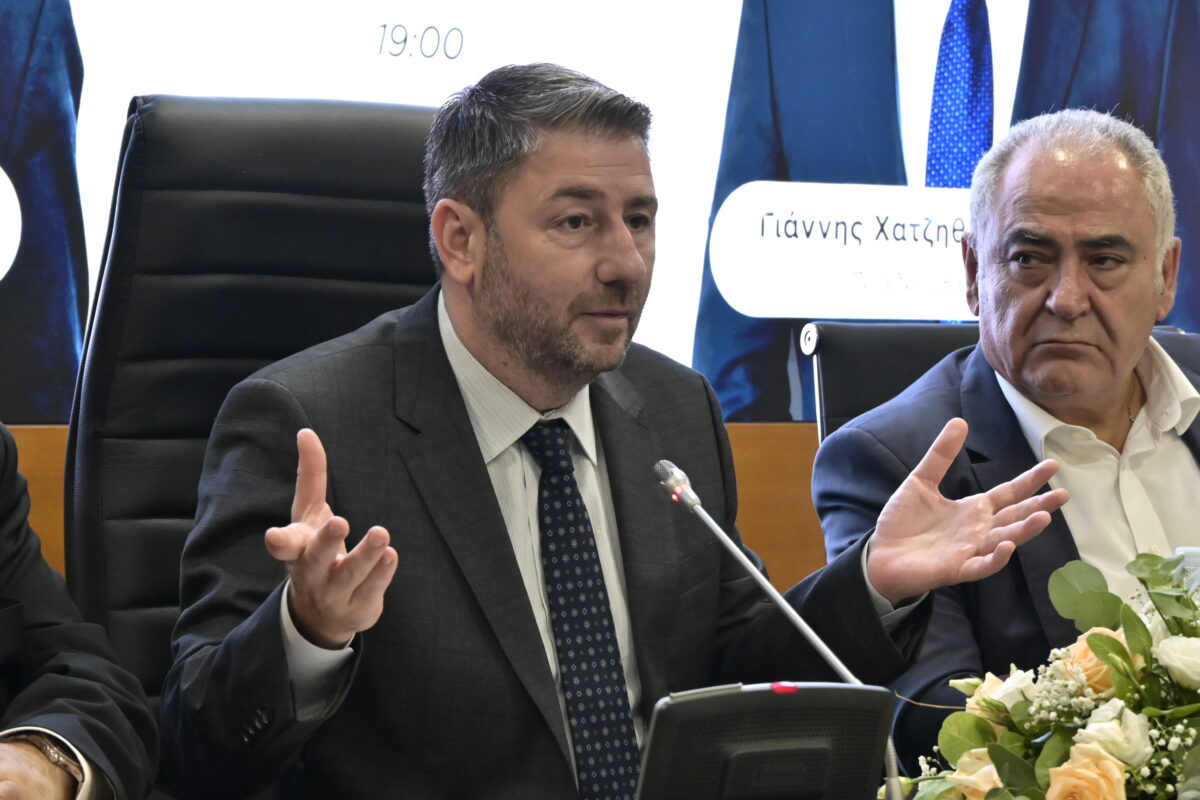 Νίκος Ανδρουλάκης: Η ΝΔ βλέπει τις μικρομεσαίες επιχειρήσεις ως εμπόδιο, για το ΠΑΣΟΚ είναι ο κορμός της οικονομίας