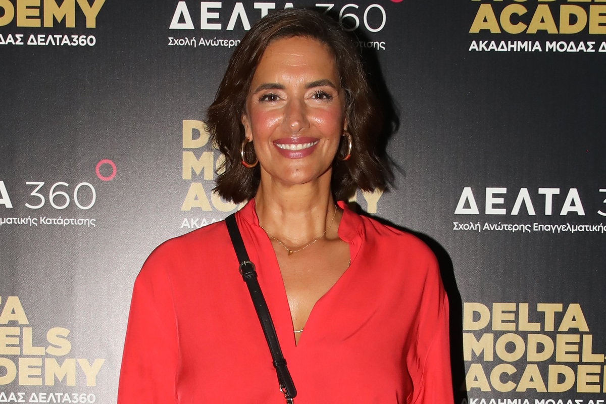Νόνη Δούνια: «Ήταν μεγάλη τιμή να γίνω κουμπάρα στον γάμο της Δανάης Μπάρκα, πλέον είμαστε οικογένεια»