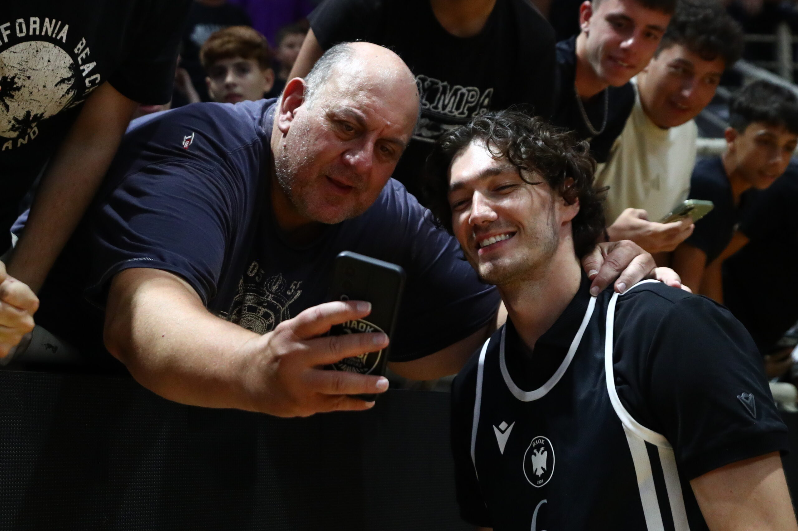 ΠΑΡΟΥΣΙΑΣΗ ΤΟΥ ΤΣΕΝΤΙ ΟΣΜΑΝ ΑΠΟ ΤΗΝ ΟΜΑΔΑ ΤΟΥ ΠΑΟΚ (ΝΑΣΟΣ ΣΙΜΟΠΟΥΛΟΣ
