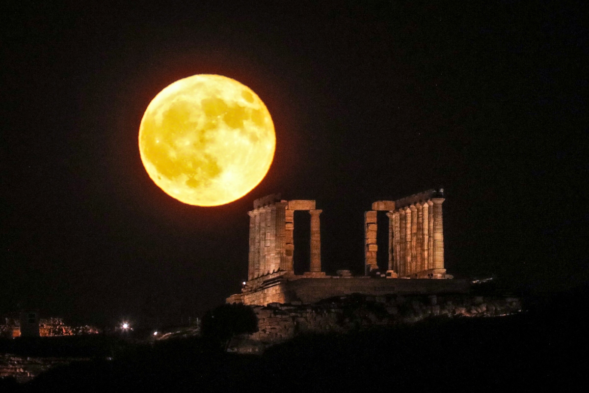Πανσέληνοι 2026: Πότε έρχονται, ποια η ονομασία τους και τι συμβολίζουν - Δύο υπερπανσέληνοι απομένουν μέχρι το τέλος του χρόνου