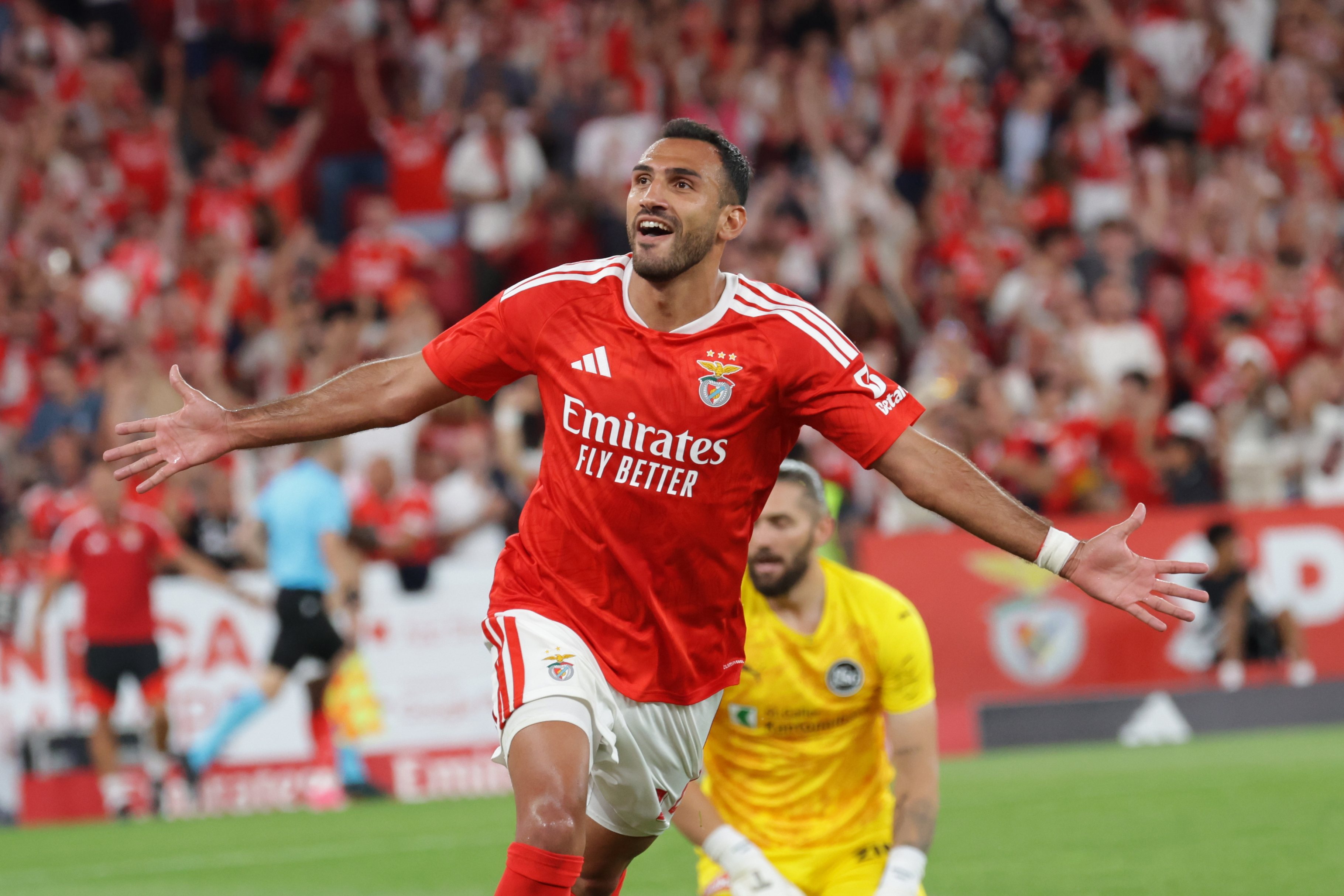 Βαγγέλης Παυλίδης: «Επικό» άρθρο της A Bola με «Éna, dío, tría, téssera, pénte» για τα γκολ του στο Europa League