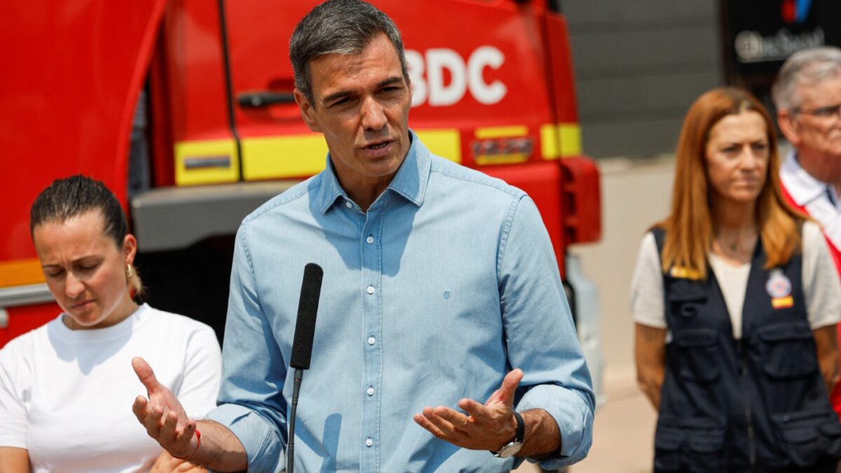 Spanish Prime Minister Pedro Sanchez speaks to the media during a visit to an area affected by a wildfire in La Vall d'Uixo, Castellon province, Spain, July 27, 2026. REUTERS/Eva Manez