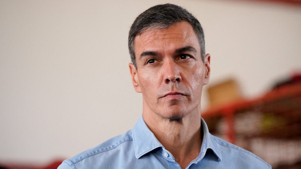 Spanish Prime Minister Pedro Sanchez holds a press conference with President of Andalusia Juanma Moreno (not pictured) at Advanced Operative Command Point, amid deadly wildfires affecting Almeria province, in Turre, Spain, July 13, 2026. REUTERS/Ana Beltran