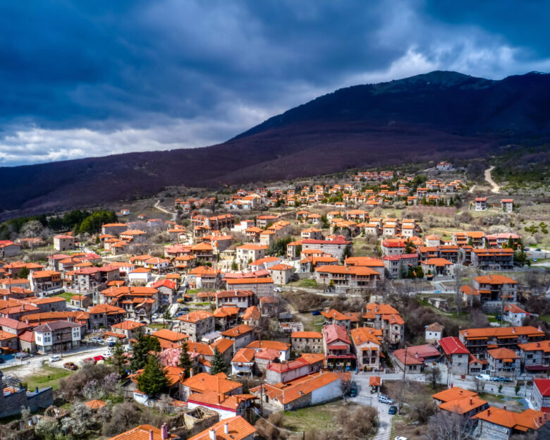 Δόμηση σε εγκαταλελειμμένους οικισμούς: Τι είναι τα σχέδια Ε.Σ.ΠΕΡ.Α.Α. που υπόσχονται επενδύσεις και ανάπτυξη