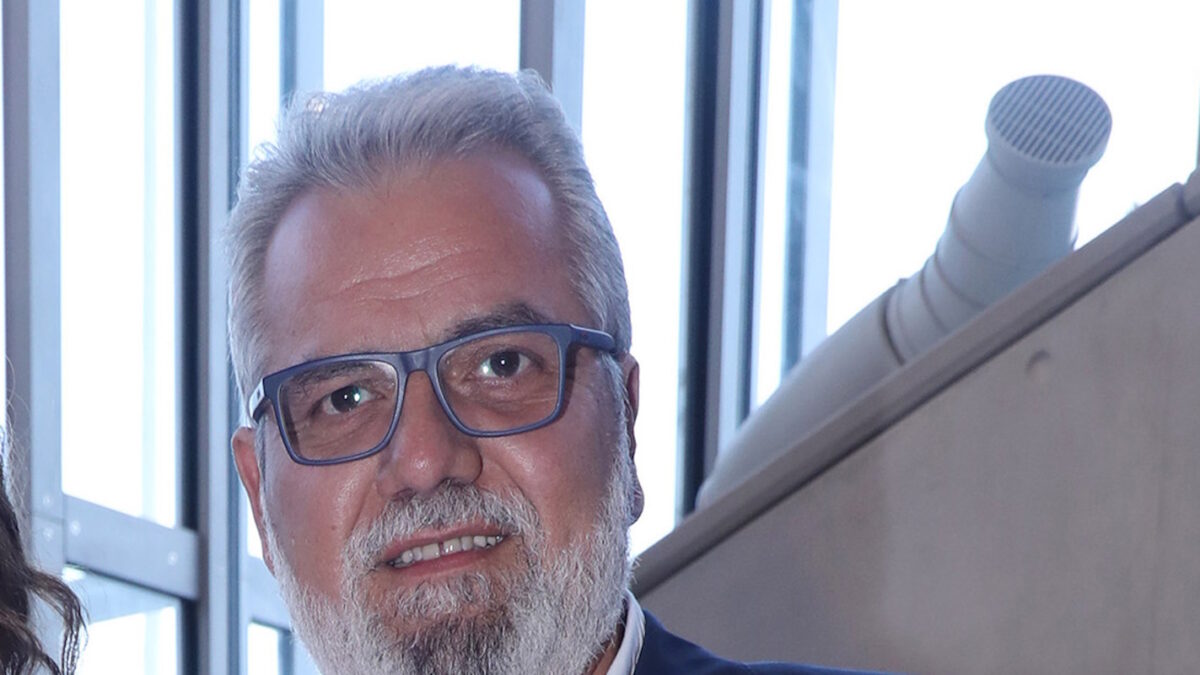Μάνος Πετούσης
