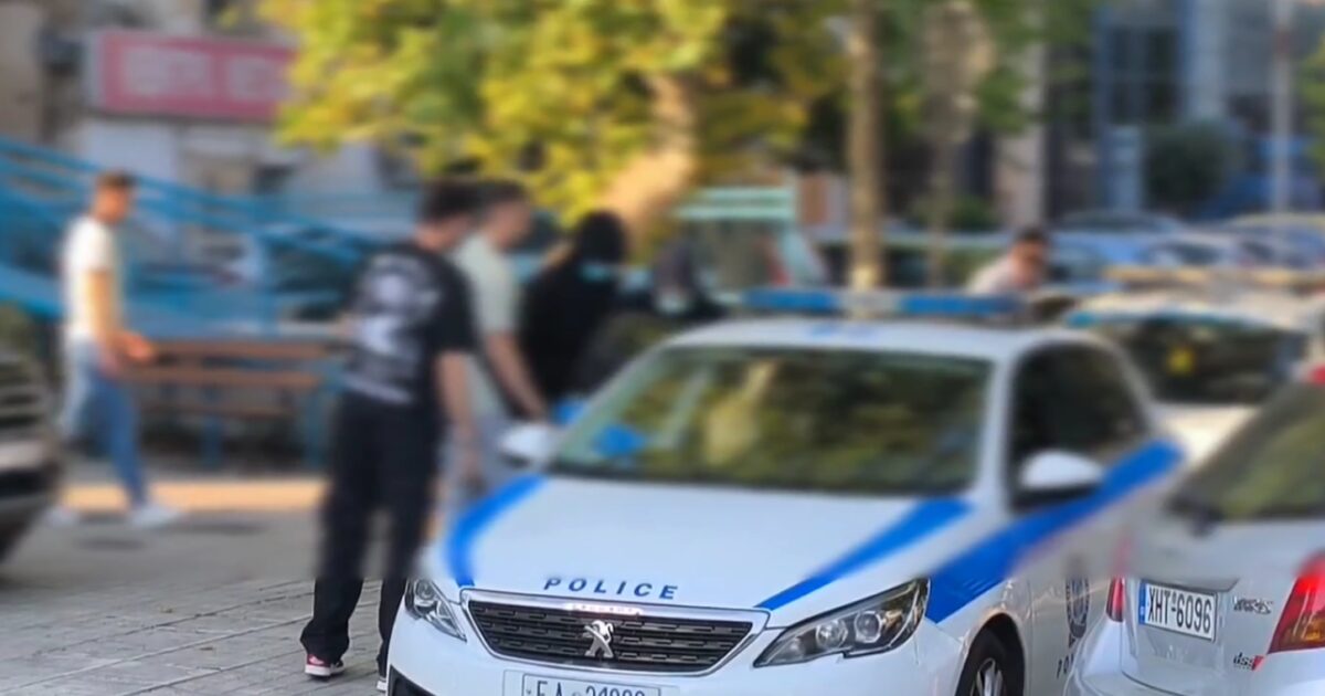 Πετράλωνα: Αρχικό βοήθημα 3.000 ευρώ στους ενοίκους της πολυκατοικίας που κατέρρευσε – Έφτασαν στην Ευελπίδων οι 5 συλληφθέντες