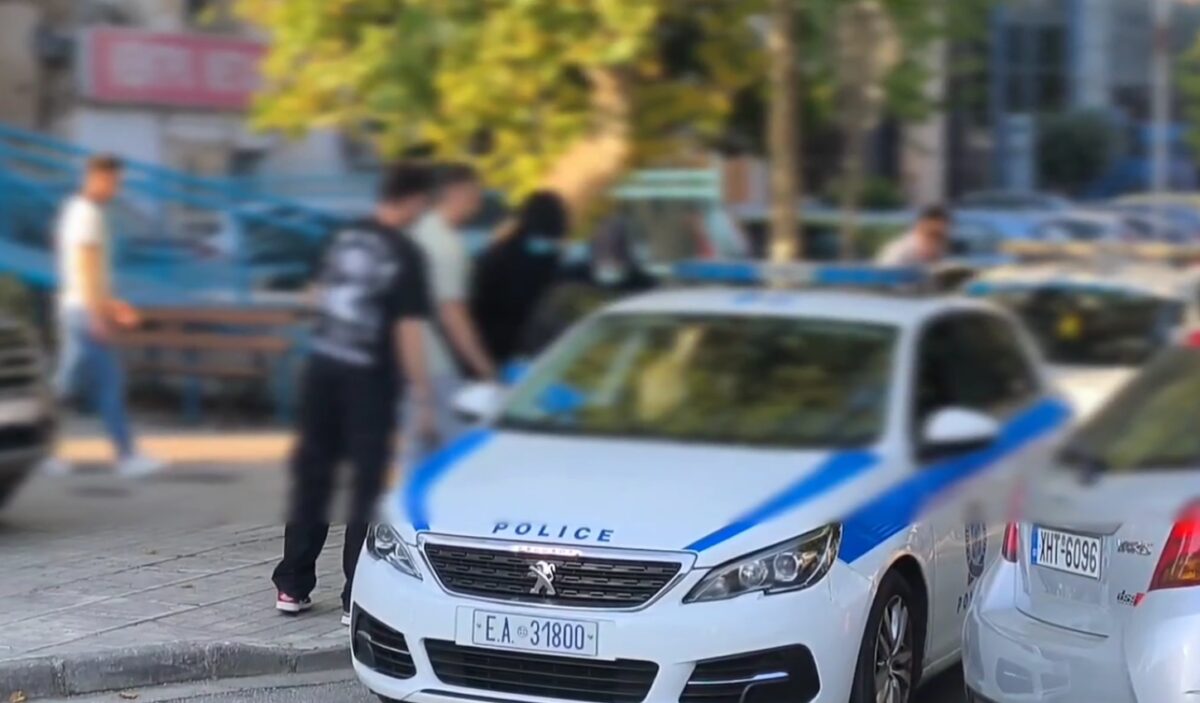 Πετράλωνα: Αρχικό βοήθημα 3.000 ευρώ στους ενοίκους της πολυκατοικίας που κατέρρευσε – Έφτασαν στην Ευελπίδων οι 5 συλληφθέντες