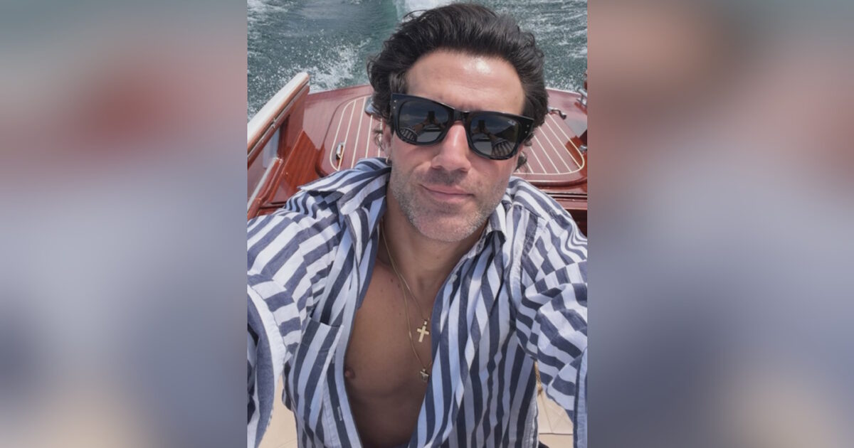 Ο Πέτρος Ιακωβίδης κάνει διακοπές στην Ιταλία – Η βαρκάδα στη λίμνη Κόμο