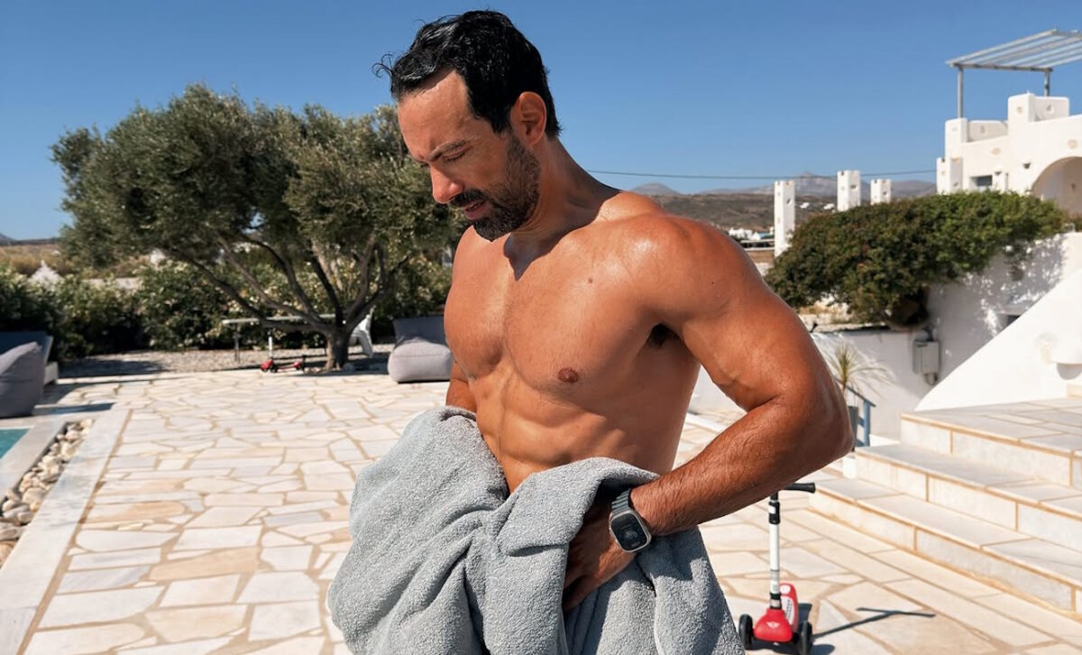 Ο Σάκης Τανιμανίδης κάνει διακοπές στην Πάρο – Οι ανέμελες πόζες που ανέβασε στο Instagram | Επικαιρότητα στο PlusTV.gr
