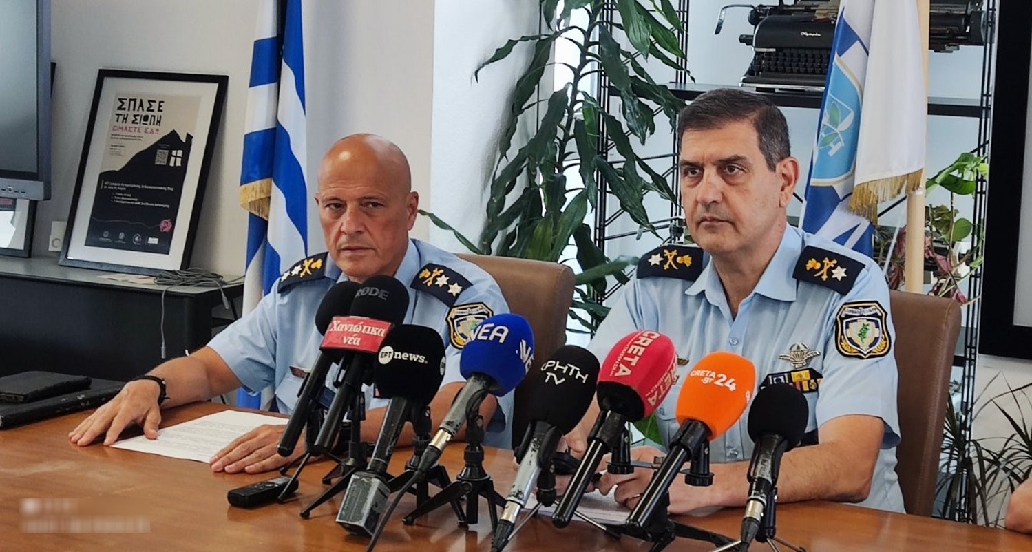 Δηλώσεις απο τον Γενικό Περιφερειακό Αστυνομικό Διευθυντή Κρήτης,
Υποστράτηγο Γεώργιο Δούκη για την ολιστική διερεύνηση και τη
χαρτογράφηση εγκληματικής οργάνωσης που
δραστηριοποιούνταν στη διακίνηση και κατοχή
ναρκωτικών ουσιών, όπλων και πυρομαχικών, αλλά και τη
διάπραξη εκβιάσεων και άλλων σοβαρών αδικημάτων,
καθώς και την αποκάλυψη θεσμικών διασυνδέσεων της Σάββατο 25 Ιουλίου 2026 (ΥΠΟΥΡΓΕΙΟ ΠΡΟΣΤΑΣΙΑΣ ΤΟΥ ΠΟΛΙΤΗ - ΓΡΑΦΕΙΟ ΕΝΗΜΕΡΩΣΗΣ & ΕΠΙΚΟΙΝΩΝΙΑΣ