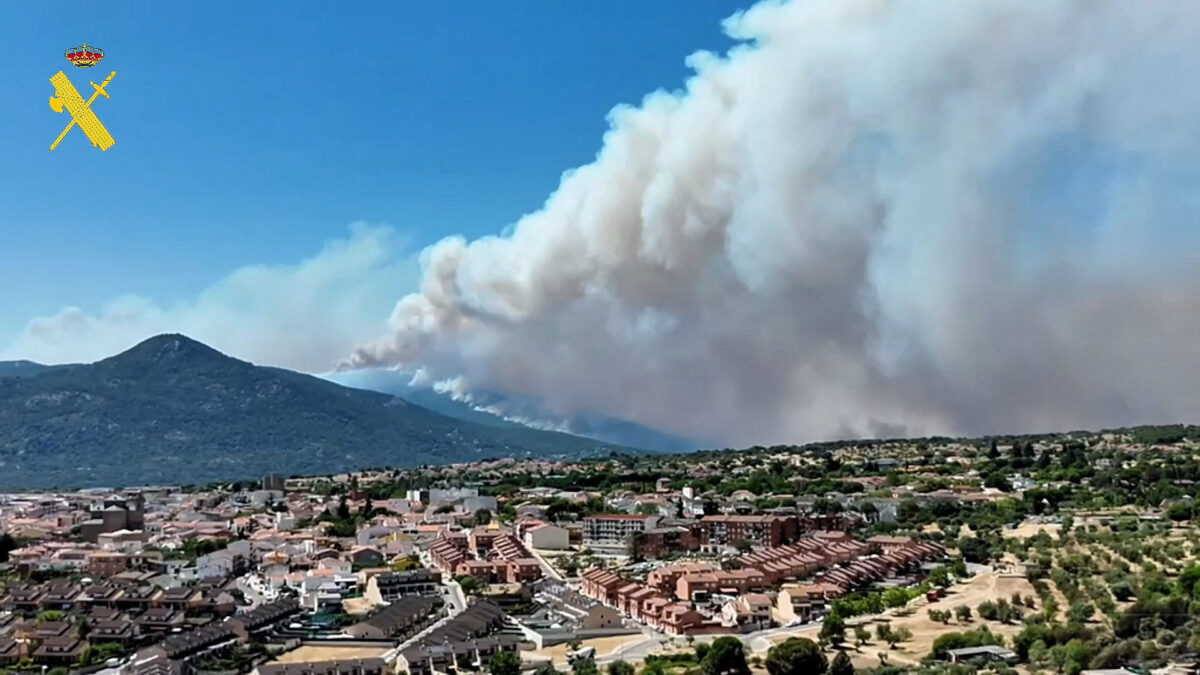 Εκτός ελέγχου οι φωτιές σε Γαλλία και Ισπανία: Χιλιάδες έχουν εγκαταλείψει τα σπίτια τους, απόκοσμες εικόνες