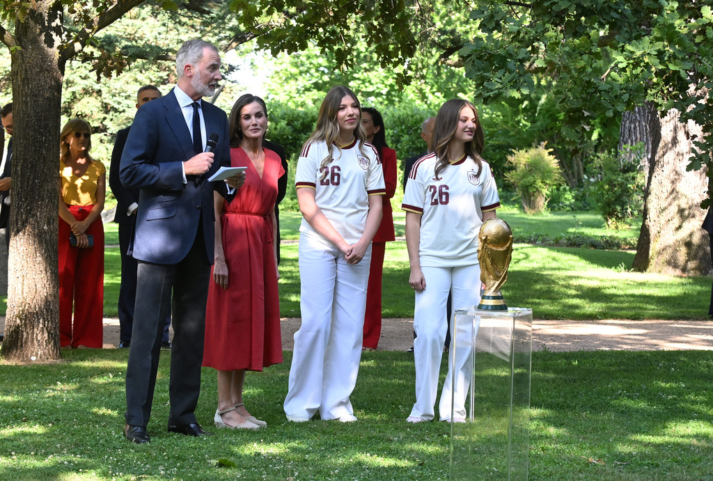Their Majesties the King and Queen, King Felipe VI and Queen Letizia, Princess Leonor and Infanta Sofía, during the audience with the Spanish national football team following their victory over Argentina in the FIFA World Cup final, on 20 July 2026, in Madrid (Spain). The King and Queen, together with their two daughters, received the Spanish national football team at the Zarzuela Palace following their victory the previous day in New York against the Argentine national team. This event marked the start of a series of official and public celebrations, culminating with La Roja in the Plaza de Cibeles presenting the trophy to the fans. FOOTBALL;PEOPLE;CUP;WORLD CUP José Oliva