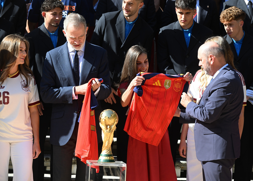 Their Majesties the King and Queen, King Felipe VI and Queen Letizia, Princess Leonor and Infanta Sofía, alongside the Spanish national football team after they were crowned winners of the FIFA World Cup against Argentina, on 20 July 2026, in Madrid (Spain). The King and Queen, together with their two daughters, welcomed the Spanish national football team to the Zarzuela Palace after they had beaten the Argentine national team the previous day in New York. This event marked the start of a series of official and public celebrations, culminating in La Roja gathering in the Plaza de Cibeles to present the trophy to the fans. FOOTBALL;PEOPLE;CUP;WORLD CUP José Oliva