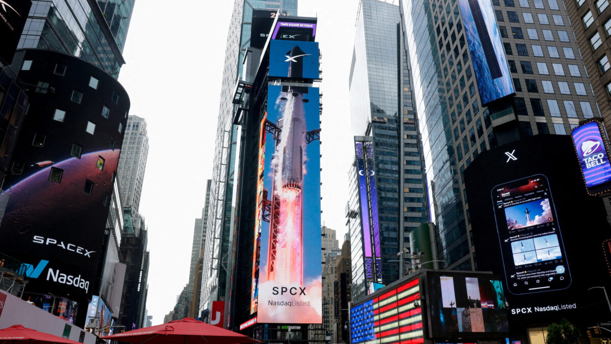 Η μετοχή της SpaceX στο Nasdaq MarketSite