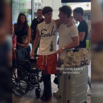 Ο Σταύρος Φλώρος στο αεροδρόμιο «Ελευθέριος Βενιζέλος»