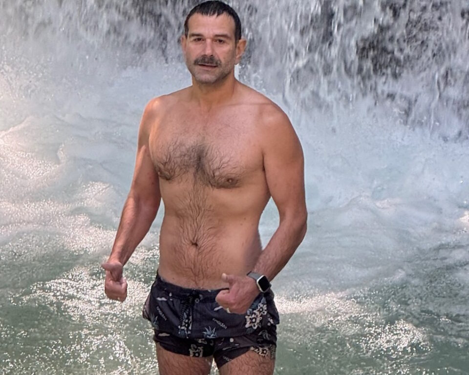 Ο Τάσος Ιορδανίδης με τη Θάλεια Ματίκα στα Λουτρά Πόζαρ - Οι στιγμές τους στους καταρράκτες και στην prive πισίνα
