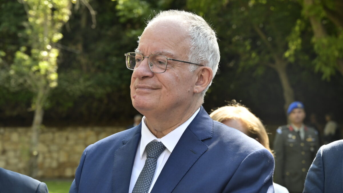 Κατάθεση στεφανιού από τον Κωνσταντίνο Τασούλα