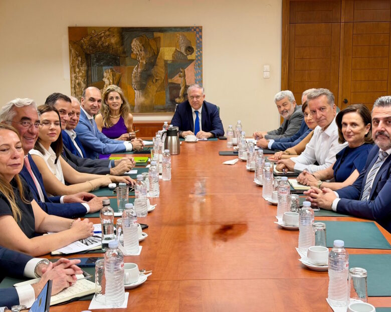 Θεοδωρικάκος: Από 31 Αυγούστου η πρωτοβουλία μείωσης των τιμών σε βασικά προϊόντα κατά τουλάχιστον 5% – Αναλυτικά οι 12 κατηγορίες