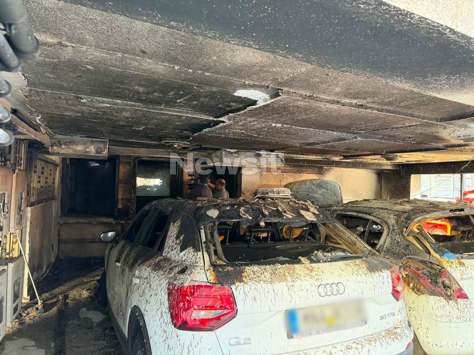 Τρεις ύποπτοι εμπρησμοί αυτοκινήτων στη Θεσσαλονίκη  με διαφορά λίγης ώρας σε πολιτικούς της ΝΔ – 5 άτομα στο νοσοκομείο
