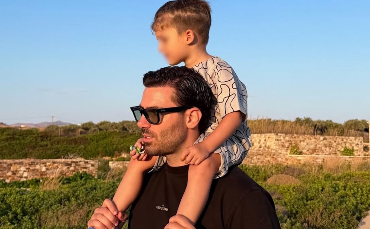 Ιωάννα Τούνη: Η αγαπησιάρικη πόζα του συντρόφου της με τον γιο της και τα πειράγματα του ζευγαριού