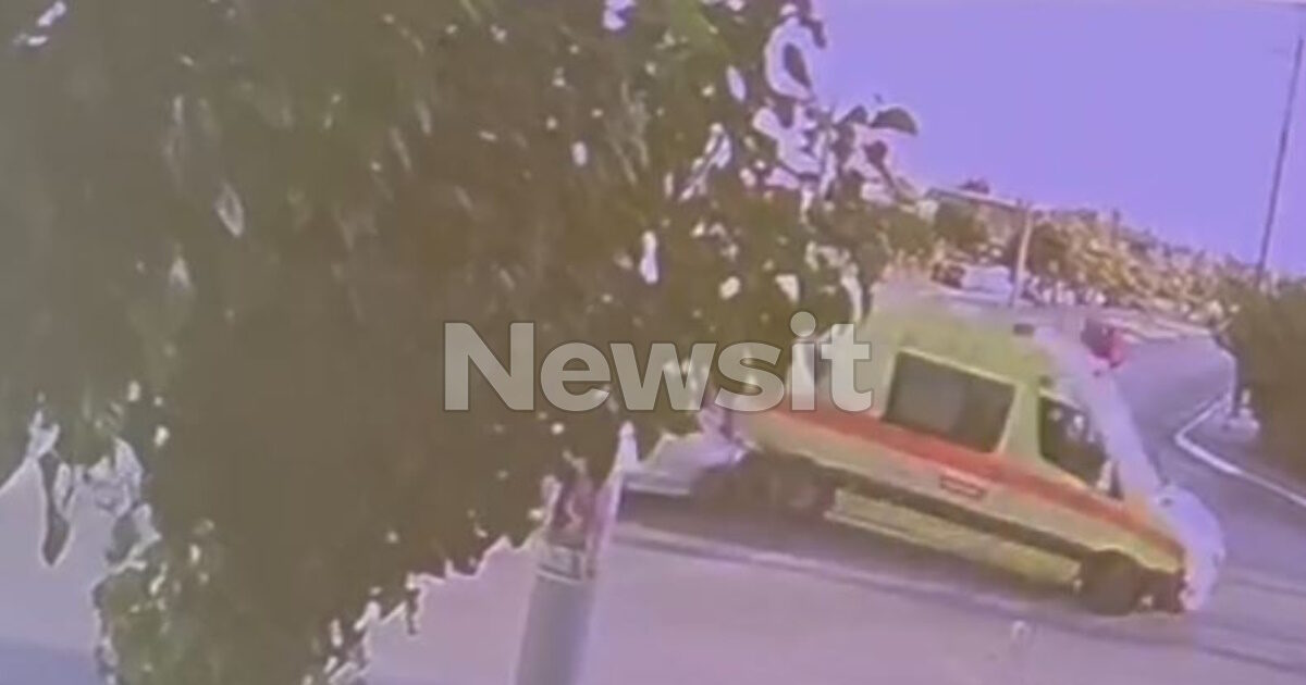 Χανιά: Με κατάγματα σε πλευρά και πνευμοθώρακα ο διασώστης στο ασθενοφόρο που ντεράπαρε – Το σημείο όπου συνέβη το τροχαίο είναι δύσκολο
