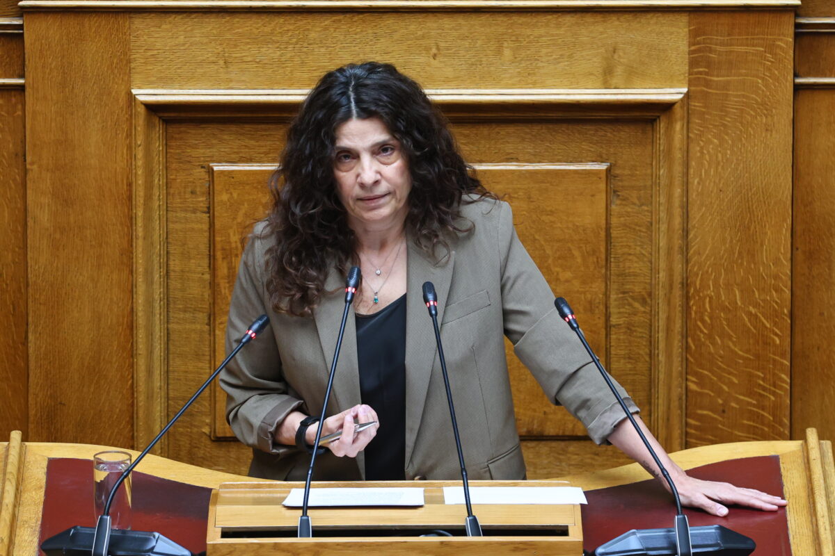 Η Πόπη Τσαπανίδου