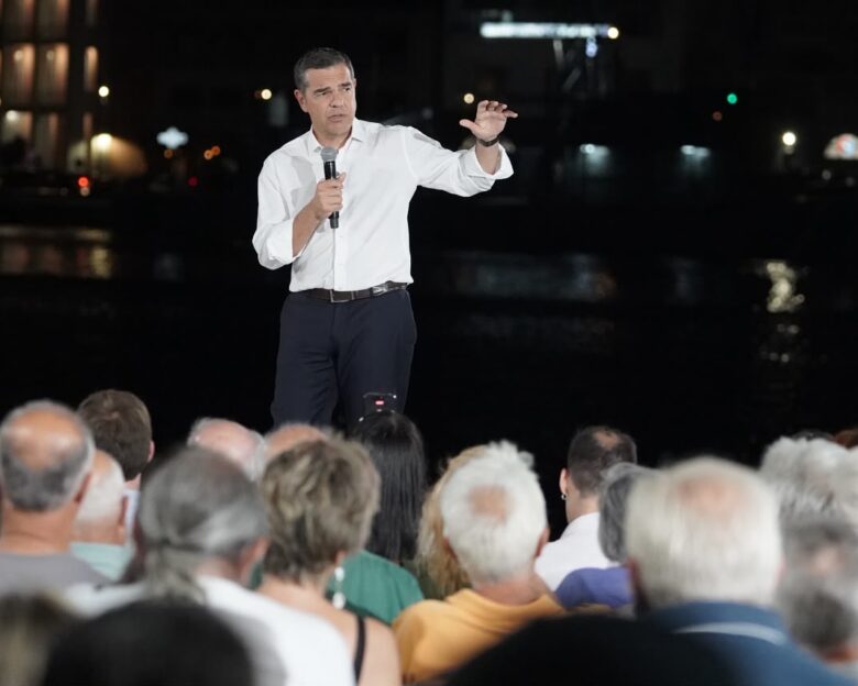Τσίπρας από τη Μυτιλήνη: «Θα στηρίξουμε την Ελλάδα της παραγωγής απέναντι στην Ελλάδα της λαμογιάς»