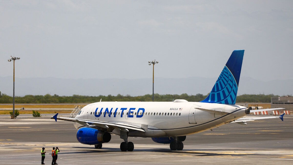 A United Airlines aircraft taxis on the tarmac at Monterrey International Airport, as Vinci Airports, a subsidiary of France’s VINCI Group, expects air traffic growth to slow through the end of the year as higher jet fuel prices and geopolitical tensions weigh on the aviation sector, in Apodaca, Nuevo Leon state, Mexico, July 8, 2026.