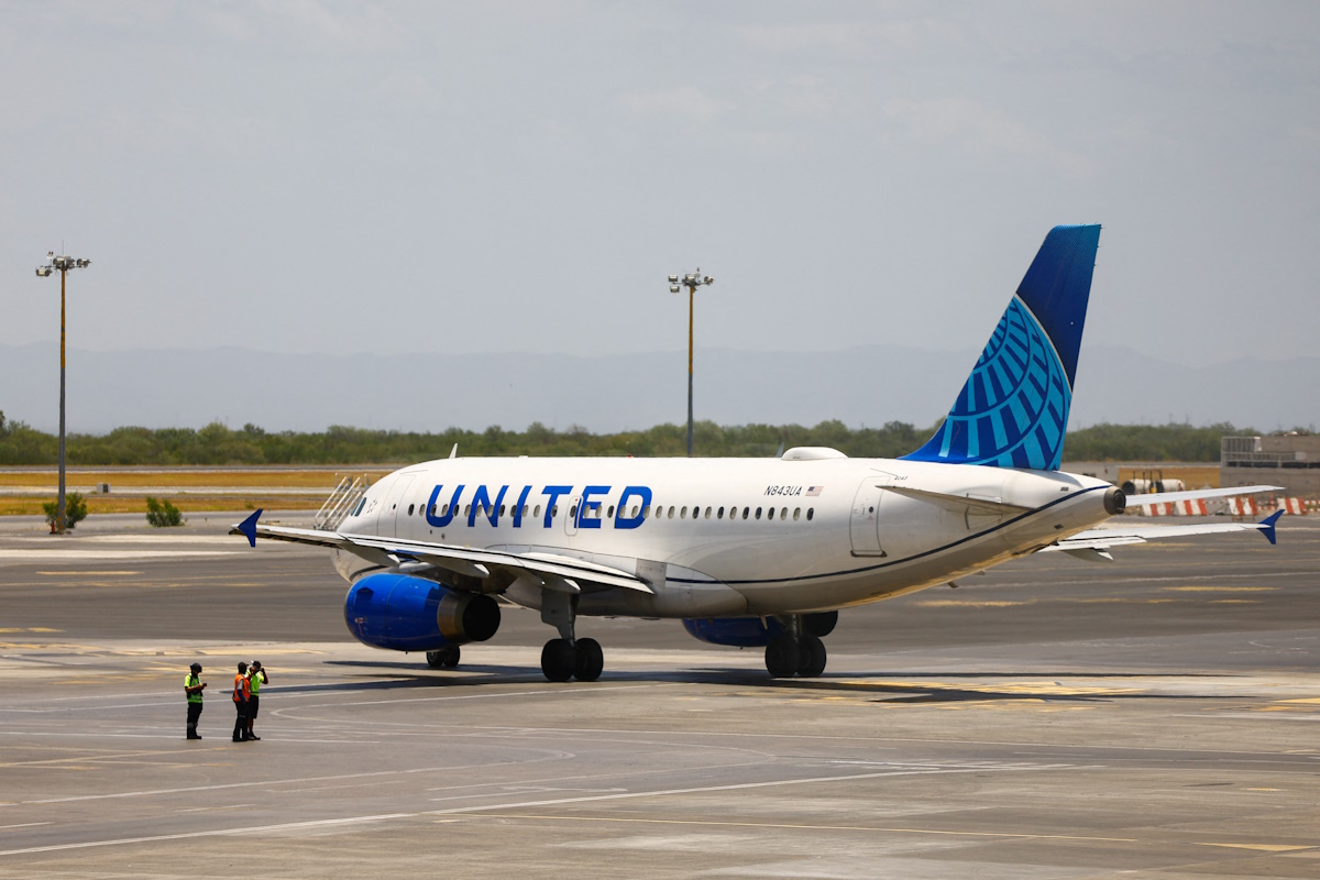 A United Airlines aircraft taxis on the tarmac at Monterrey International Airport, as Vinci Airports, a subsidiary of France’s VINCI Group, expects air traffic growth to slow through the end of the year as higher jet fuel prices and geopolitical tensions weigh on the aviation sector, in Apodaca, Nuevo Leon state, Mexico, July 8, 2026.