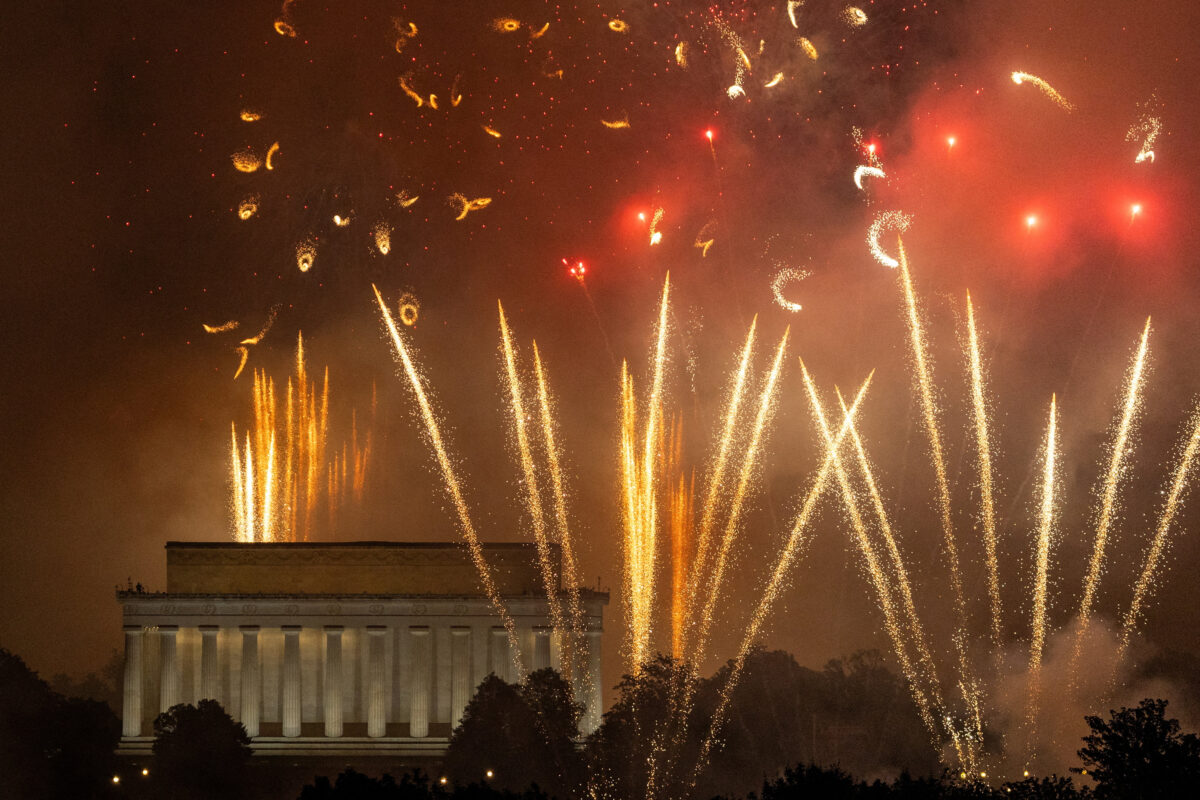  REUTERS