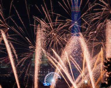  REUTERS