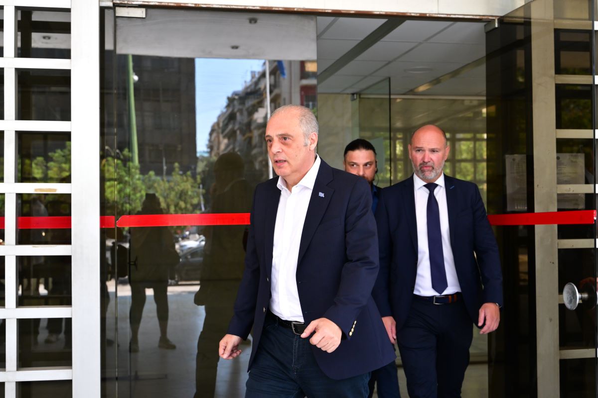 Στην Εισαγγελία Αθηνών και μετά στη Βουλή η μηνυτήρια αναφορά Βελόπουλου για τα όσα είπε ο Αδωνις Γεωργιάδης περί χρηματισμού του Αλέξη Τσίπρα