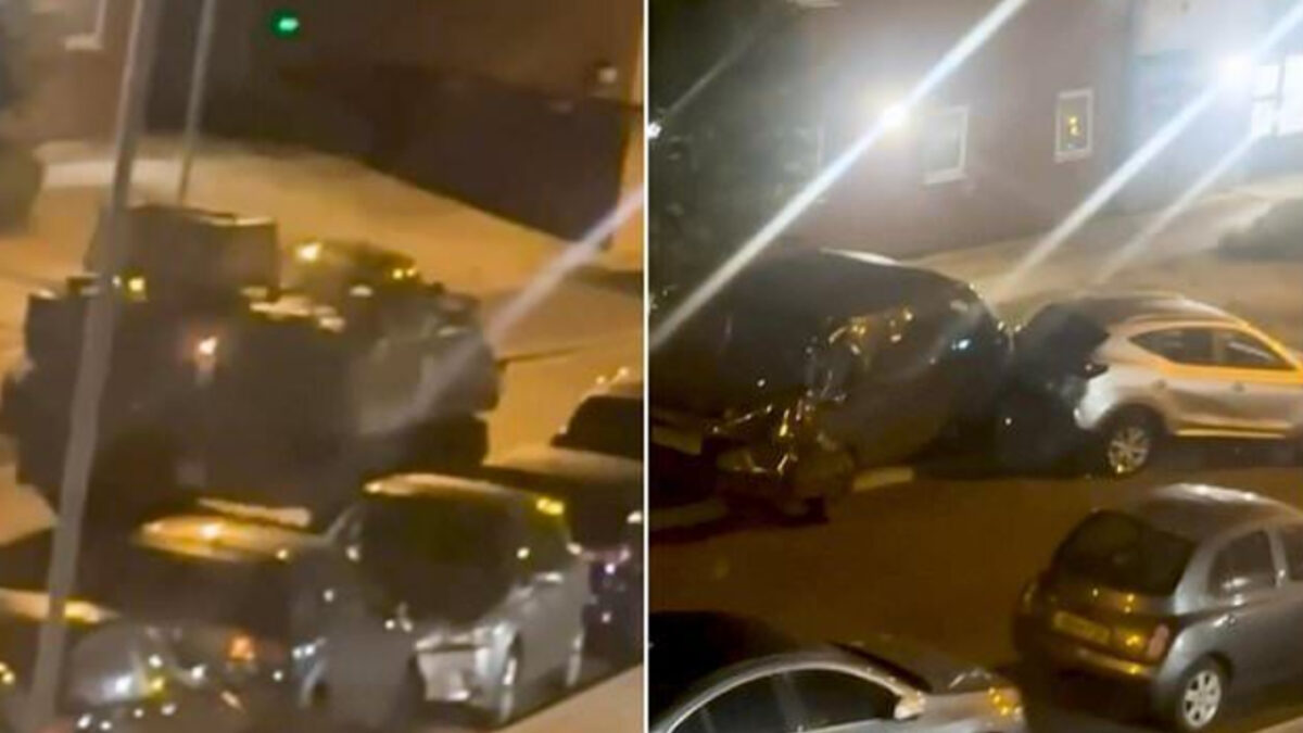 Το τεθωρακισμένο αφού έχει τρακάρει τα οχήματα