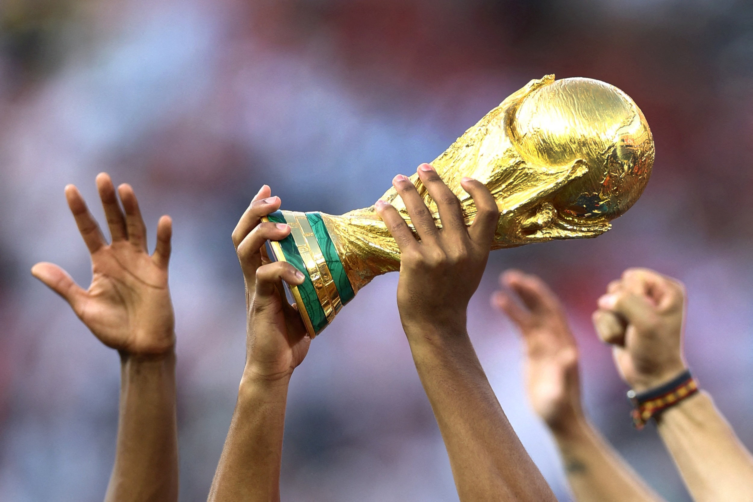 Financial Times: «Η FIFA θέλει να πουλήσει το 20% του Μουντιάλ»