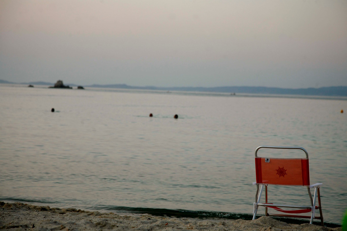 Χαλκιδική: Νεκρή 76χρονη στην παραλία Ποτίδαιας - Ανασύρθηκε χωρίς τις αισθήσεις της