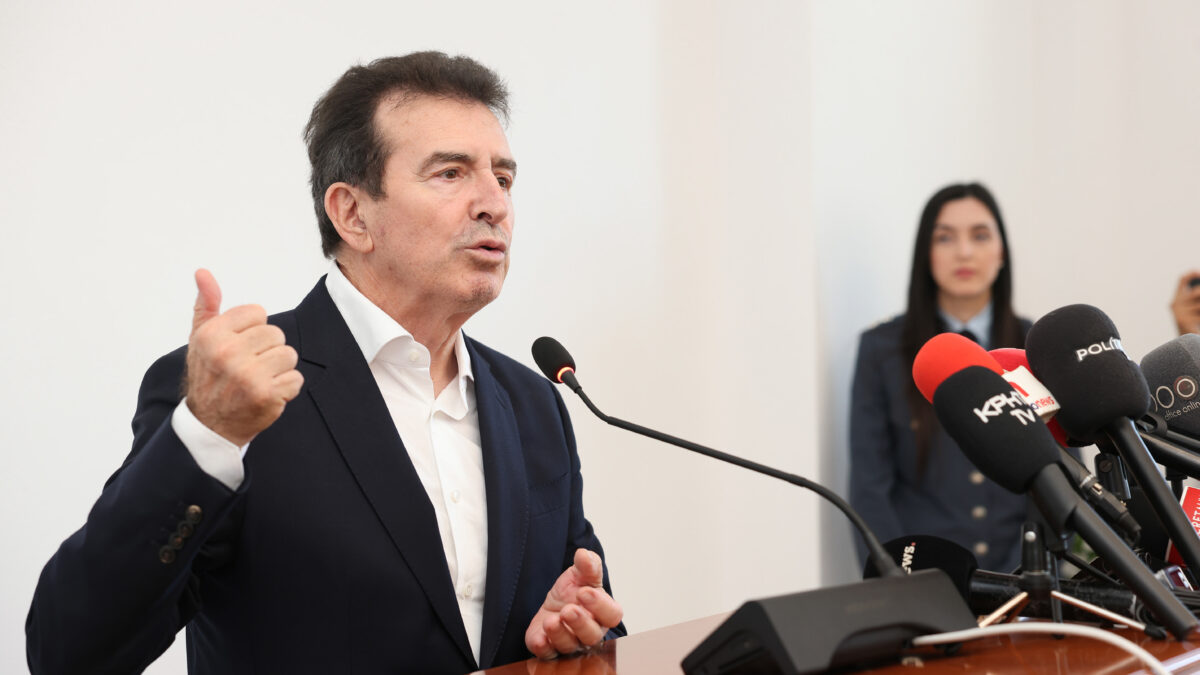 Ο Μιχάλης Χρυσοχοΐδης