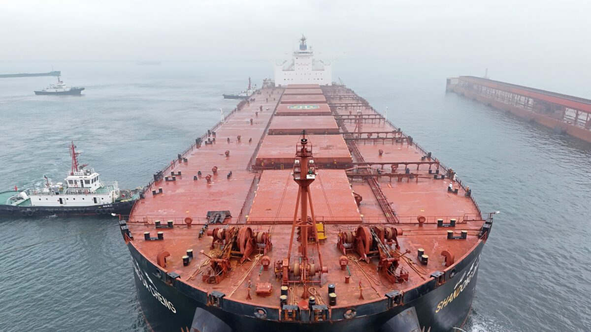 A 400,000-ton super large ore carrier berths at the 400,000-ton ore terminal at Yantai Port in Yantai, Shandong province, China, on September 19, 2024. From January to August 2024, China's seaborne imports of dry bulk cargo increase by 6% year-on-year.