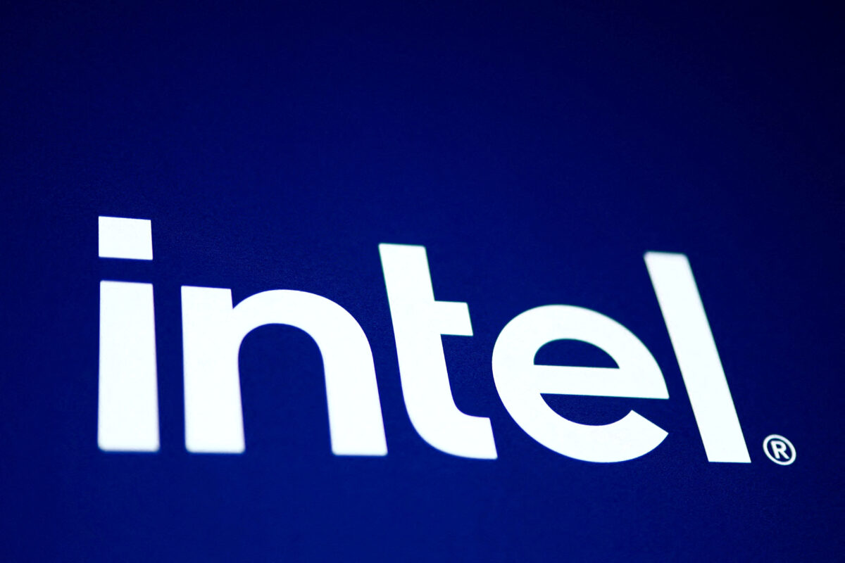 Η Intel αυξάνει στα 20 δισ. δολάρια την πώληση μετοχών και στρέφεται στην ΑΙ