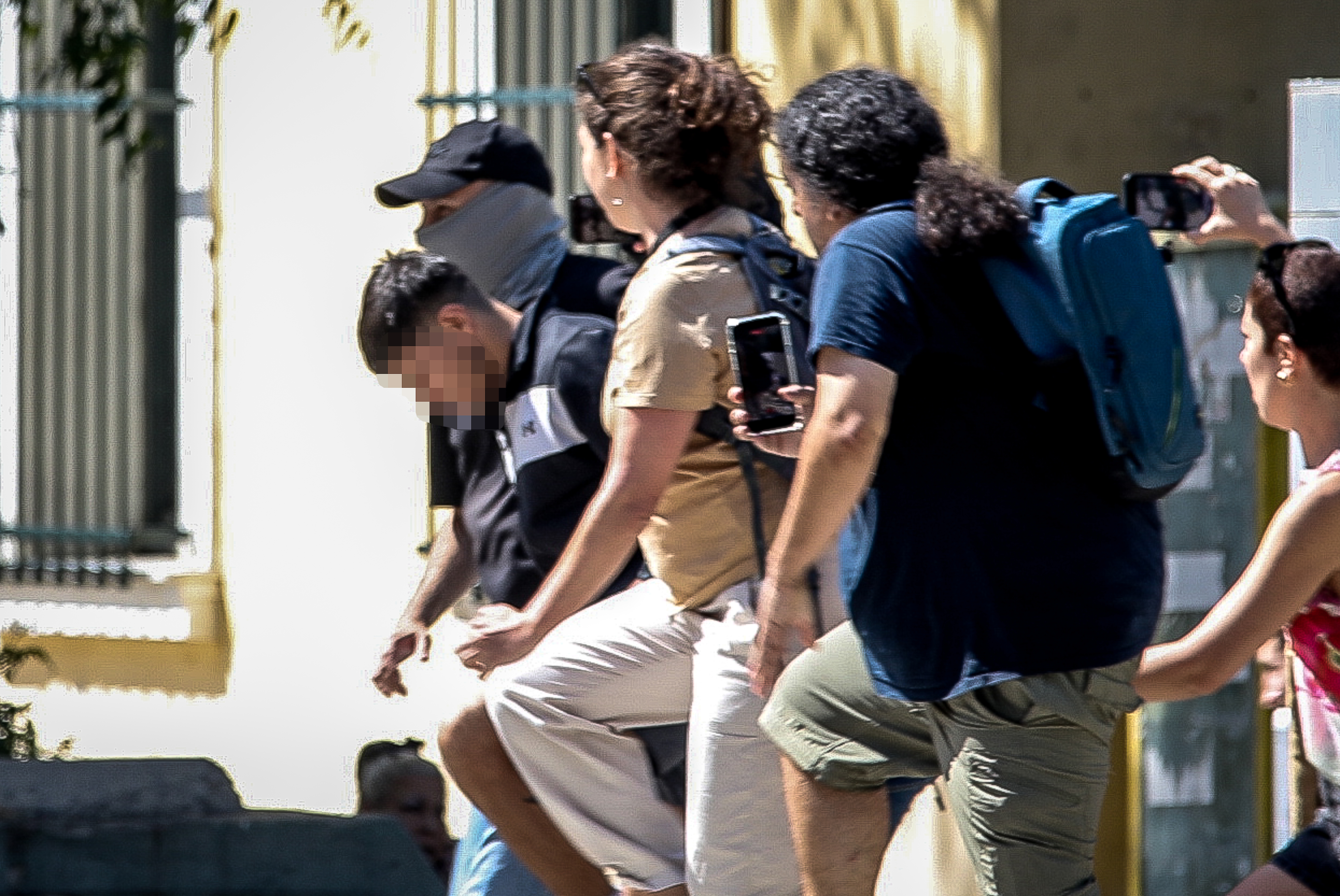 Κυψέλη: «Δεν μπορώ να το πιστέψω» – Σοκαρισμένο το ζευγάρι Αμερικανών που φιλοξενούσε τον 26χρονο Αφγανό στη Λέσβο