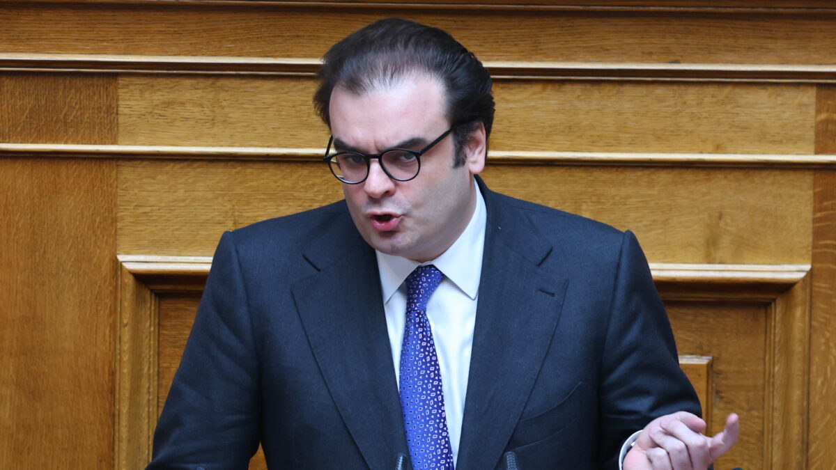 Συζήτηση και λήψη απόφασης επί της προτάσεως για αναθεώρηση διατάξεων του Συντάγματος, σύμφωνα με τα άρθρα 110 του Συντάγματος και 119 του Κανονισμού της Βουλής. 3η ημέρα συνεδρίασης. Δευτέρα 27 Ιουλίου 2026
