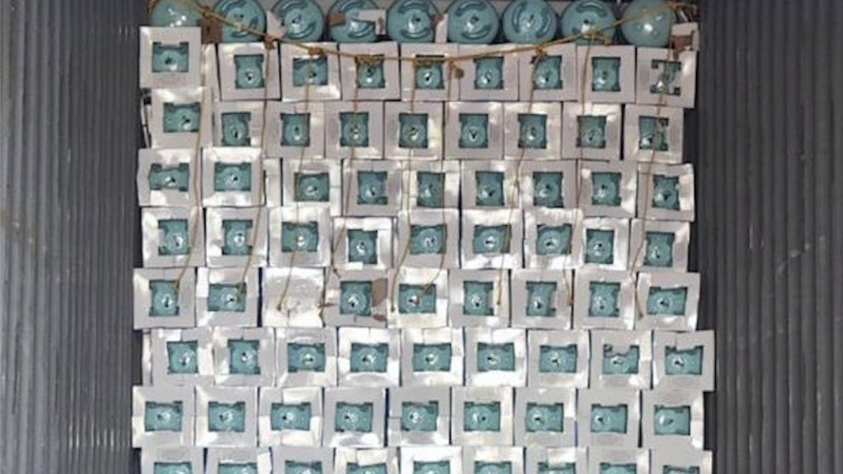 ΑΑΔΕ: Κατασχέθηκαν 1.296 φιάλες παράνομου φρέον σε Κήπους και Δοϊράνη – Διαφυγόντες δασμοί 338.000 ευρώ