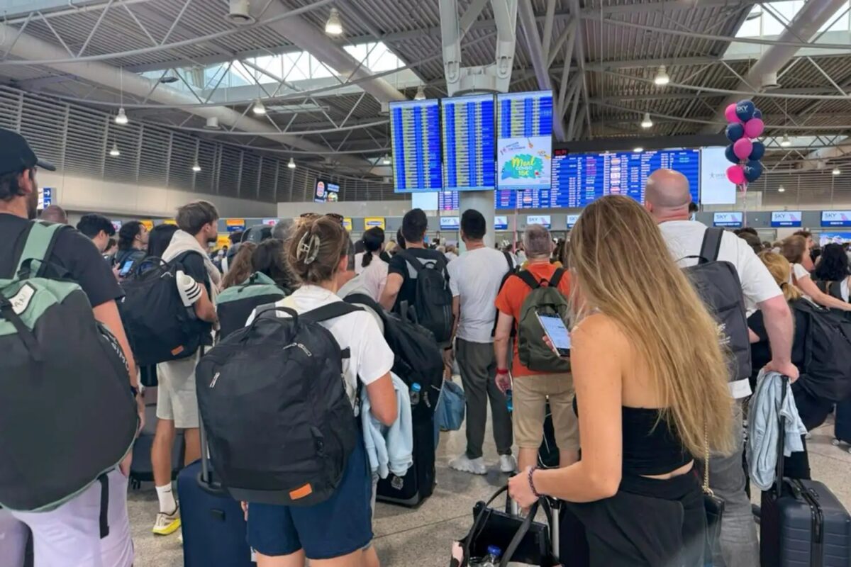 Επιβάτες στο Αεροδρόμιο «Ελευθέριος Βενιζέλος»