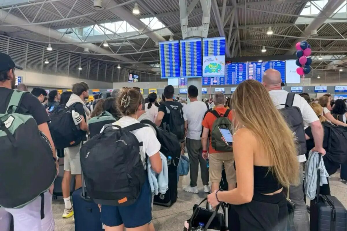 Τουρισμός: 13,5 εκατ. αφίξεις, 8,8 δισ. ευρώ εισπράξεις στο α' εξάμηνο - Τι δείχνουν στοιχεία της ΤτΕ για τη μέση δαπάνη